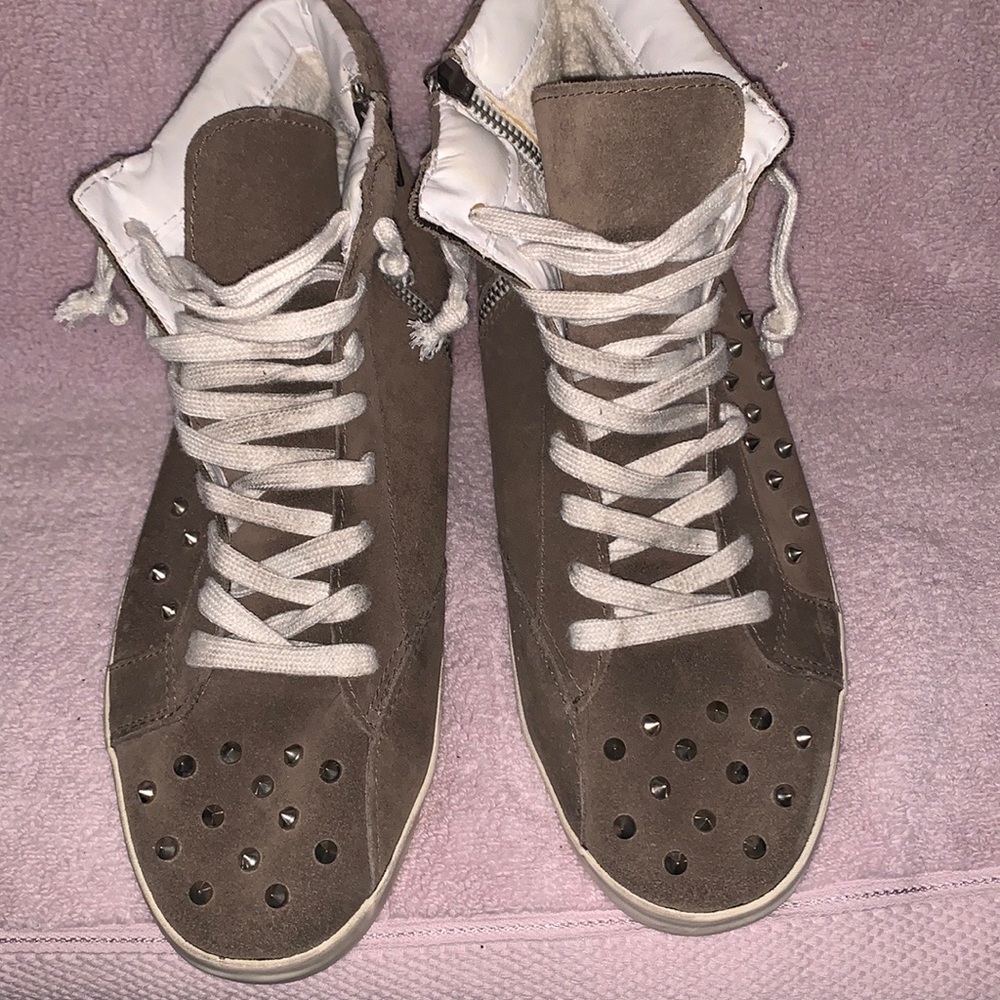 Metal studs snickers by Steve Madden